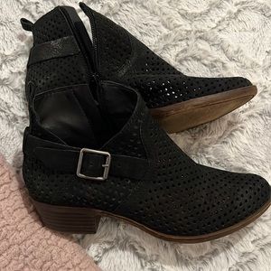 Lucky Brand 7.5 black booties